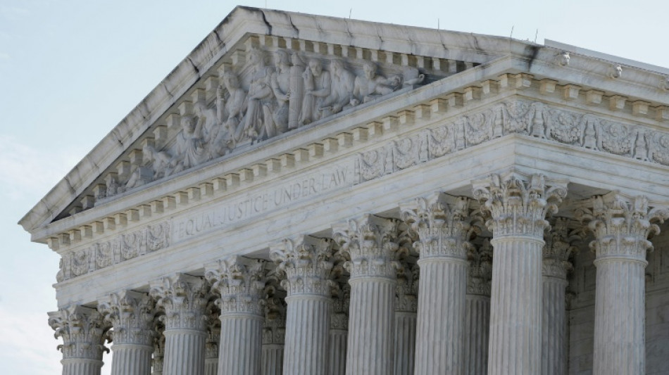 Suprema Corte dos EUA avalia poderes presidenciais ao retomar sessões