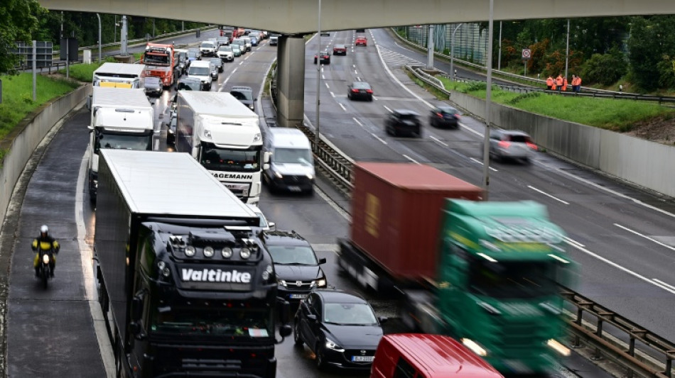 ADAC: Enorme Dunkelziffer bei Handyverst&ouml;&szlig;en am Steuer
