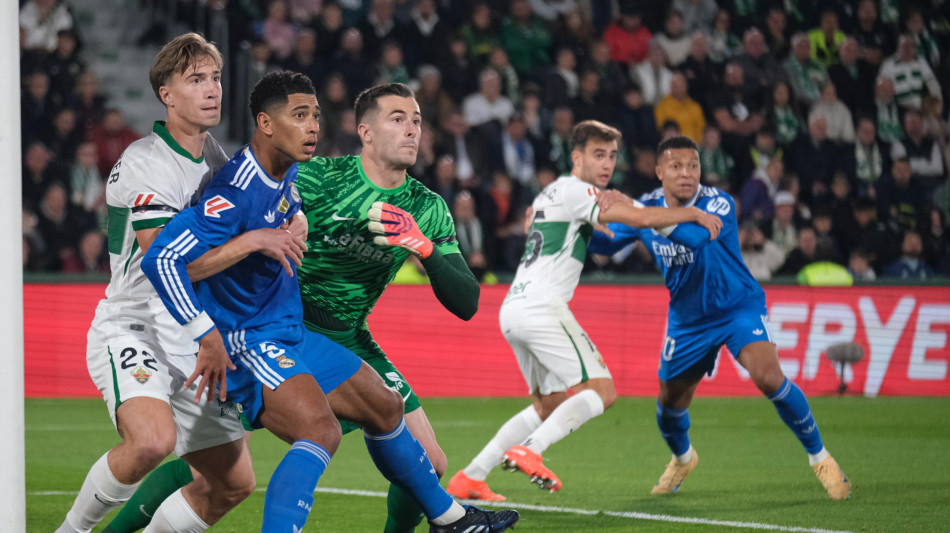 Liga: solo pari per il Real con l'Elche, il Barca &egrave; a -1