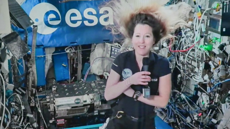 Sophie Adenot transmet "plein de bonnes ondes" aux &eacute;coliers pour la rentr&eacute;e