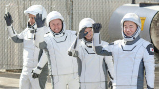 Un &eacute;quipage de l'ISS en route pour la Terre apr&egrave;s une &eacute;vacuation m&eacute;dicale, une premi&egrave;re