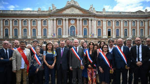 Emeutes: les violences retombent nettement, le gouvernement &agrave; l'heure du bilan