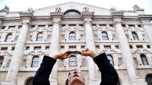 Borsa: Milano apre in calo, -0,79%