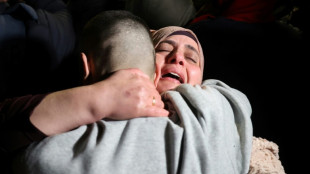 Pr&egrave;s de Ramallah, larmes de joie et embrassades pour les Palestiniens lib&eacute;r&eacute;s par Isra&euml;l