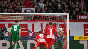 Grifo beh&auml;lt die Nerven und sichert Freiburg einen Punkt