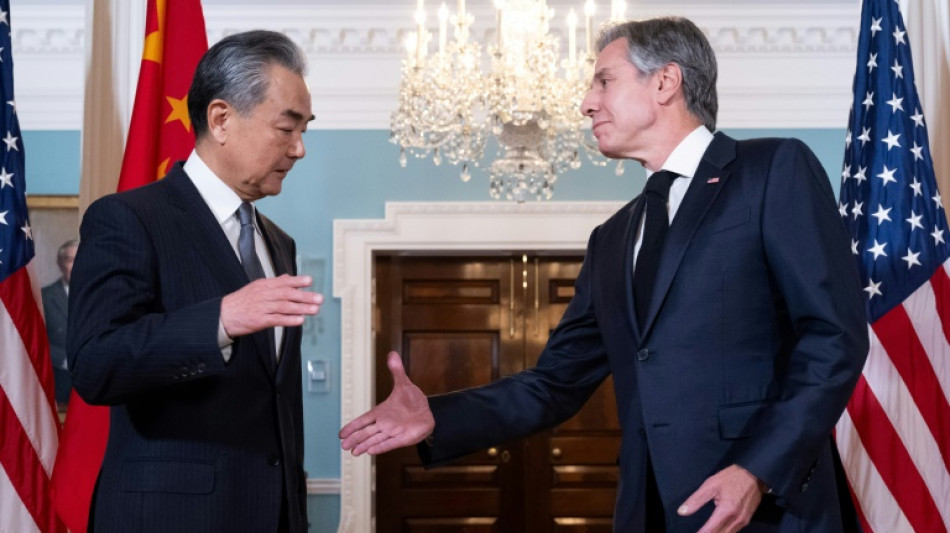 Biden se re&uacute;ne con canciller chino e insta a trabajar juntos en "desaf&iacute;os globales"