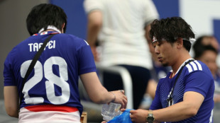 Limpeza das arquibancadas, o elogiado costume japon&ecirc;s que marca presen&ccedil;a na Copa