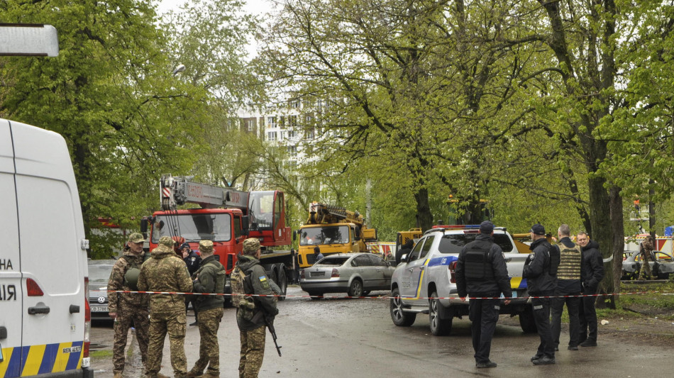 Polizia ucraina, 'uomo spara vicino Kiev, diversi morti'