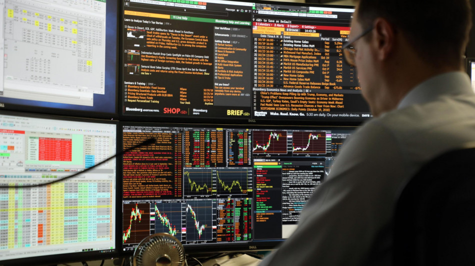 Borsa: Milano tenta rialzo (+0,2%) con Campari, Buzzi e le banche