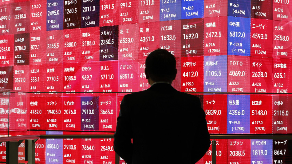 Borsa: Tokyo, apertura in calo (-1,03%)