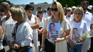 Marcha rinde homenaje a ni&ntilde;a muerta en Francia entre cr&iacute;ticas a fallos judiciales