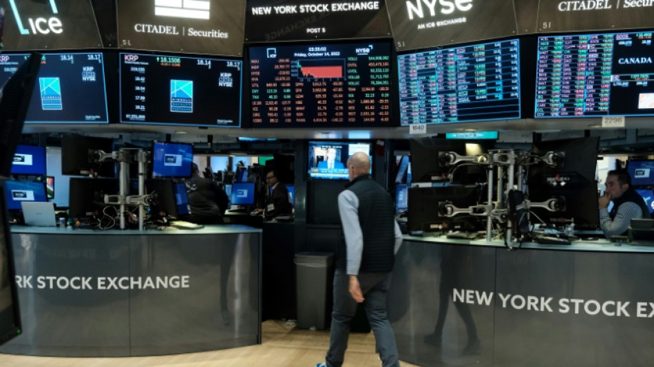 Wall Street ouvre en hausse, s&eacute;duite par la th&egrave;se de l'atterrissage en douceur de l'&eacute;conomie