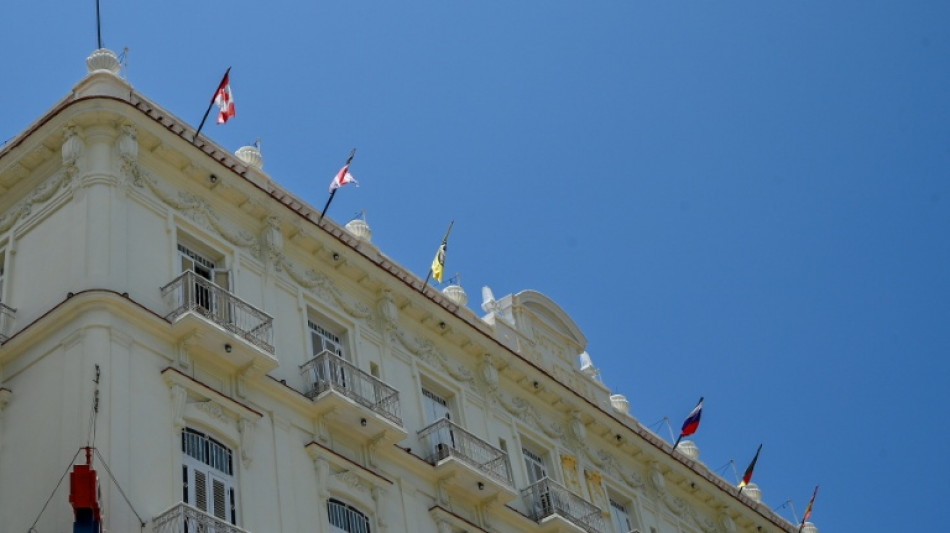 La cadena hotelera canadiense Blue Diamond anuncia que deja de operar en Cuba