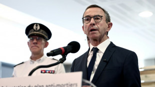 Bayrou appelle les ministres &agrave; &eacute;viter "les divergences", Retailleau veut rester