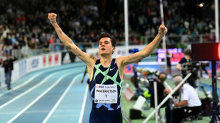 Athlétisme: le Norvégien Jakob Ingebrigtsen bat le record du monde en salle du 1500 m en 3 min 30 sec 60
