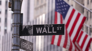 Wall Street apre contrastata, Dj -1,23%, Nasdaq +0,33%