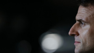 Pr&eacute;sidentielle: Macron premier candidat &agrave; d&eacute;crocher les 500 parrainages, ses rivaux en r&eacute;gion