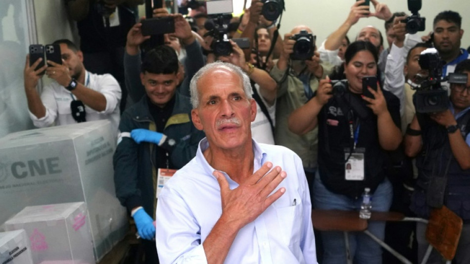 Pr&eacute;sidentielle au Honduras: les candidats de droite &agrave; quasi-&eacute;galit&eacute;, Trump accusateur