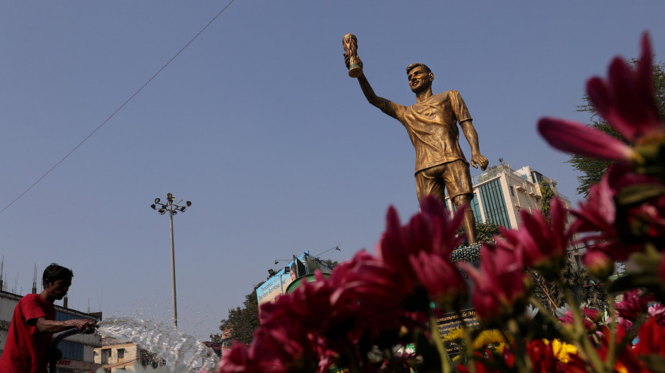 Rimossa per sicurezza la statua di Messi in India, 'oscillava al vento'