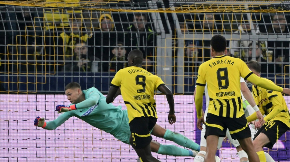 "Gehen gl&uuml;cklich nach Hause": Malen l&auml;sst m&uuml;den BVB jubeln