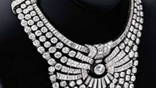 A Vienna rubato il collier della regina d'Egitto, caccia ai ladri