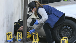 El presidente de Guatemala decreta el estado de sitio tras el asesinato de ocho polic&iacute;as por pandilleros