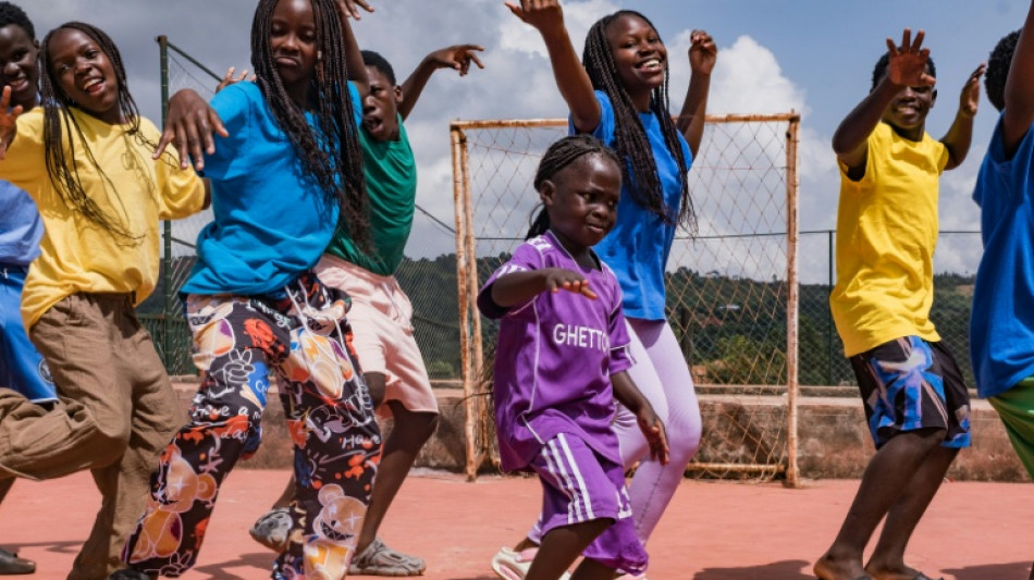 Los 'Ghetto Kids' de Uganda esperan ansiosos bailar con Shakira en el Mundial