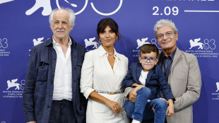 Martone, Scherzetto con Servillo 'tra commedia, dramma e ghost story