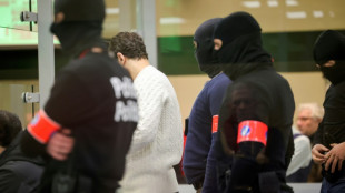 Attentats de Bruxelles: Abrini d&eacute;nonce "l'hyst&eacute;rie" s&eacute;curitaire au proc&egrave;s