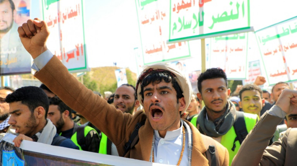 Los rebeldes hut&iacute;es de Yemen advierten de que responder&aacute;n si EEUU los ataca