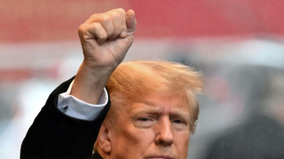 Trump se defiende en juicio por difamaci&oacute;n con estrictas limitaciones del juez