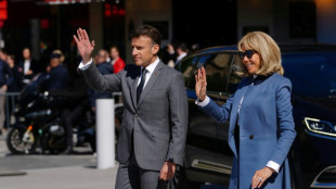 Erst er, dann sie: Brigitte Macron tr&auml;gt wegen Augenproblems Sonnenbrille