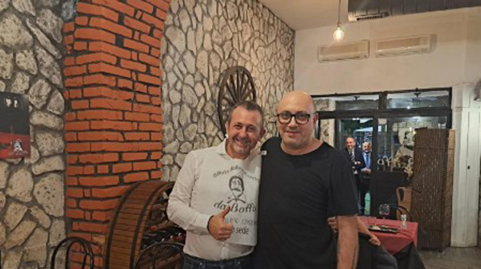 Sequestrato cellulare a Caroccia, a setaccio chat e messaggi