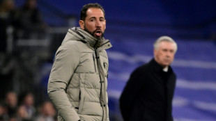 El Elche destituye al t&eacute;cnico Pablo Mach&iacute;n