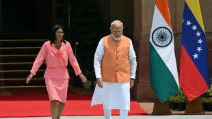 La presidenta interina de Venezuela recibe una bienvenida con alfombra roja en India