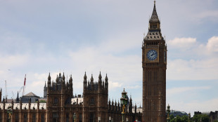 Parlamento Gb approva tagli al welfare ma è rivolta Labour
