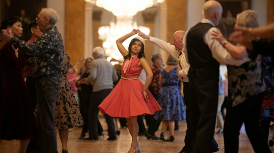 Los bailes de sal&oacute;n, un ant&iacute;doto contra la soledad para los jubilados de Liverpool