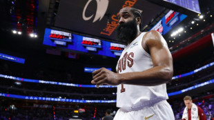 Astro da NBA James Harden &eacute; preso em Houston por porte ilegal de arma
