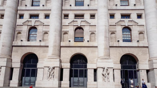 Borsa: Milano chiude poco mossa (+0,08%), brilla Tim