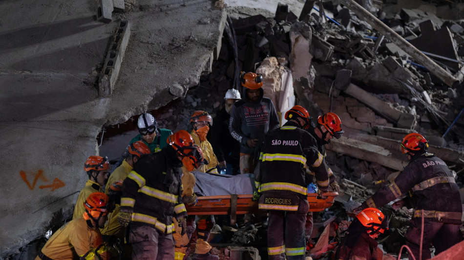 Brasile, sei boliviani morti nel crollo di un edificio in costruzione su una casa