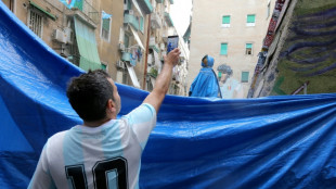 La c&eacute;lebre "plaza Maradona" de N&aacute;poles, cerrada por comerciantes descontentos