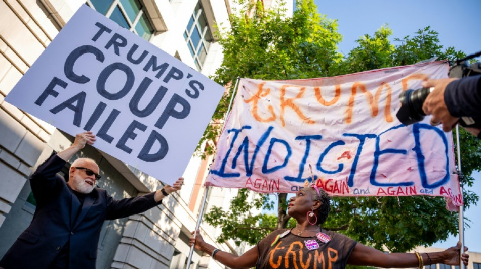Caso de conspira&ccedil;&atilde;o eleitoral de Trump volta ao tribunal nos EUA