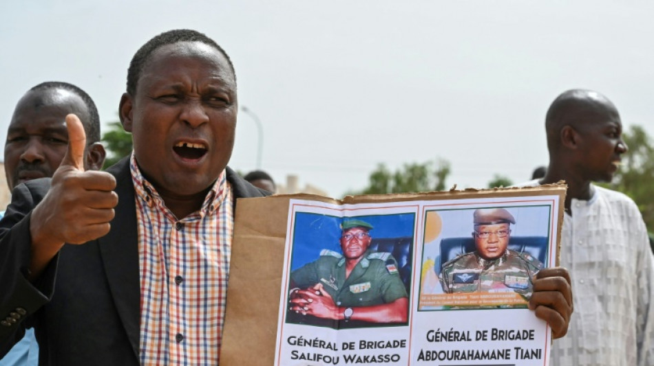Pa&iacute;ses africanos aplazan reuni&oacute;n decisiva sobre intervenci&oacute;n en N&iacute;ger