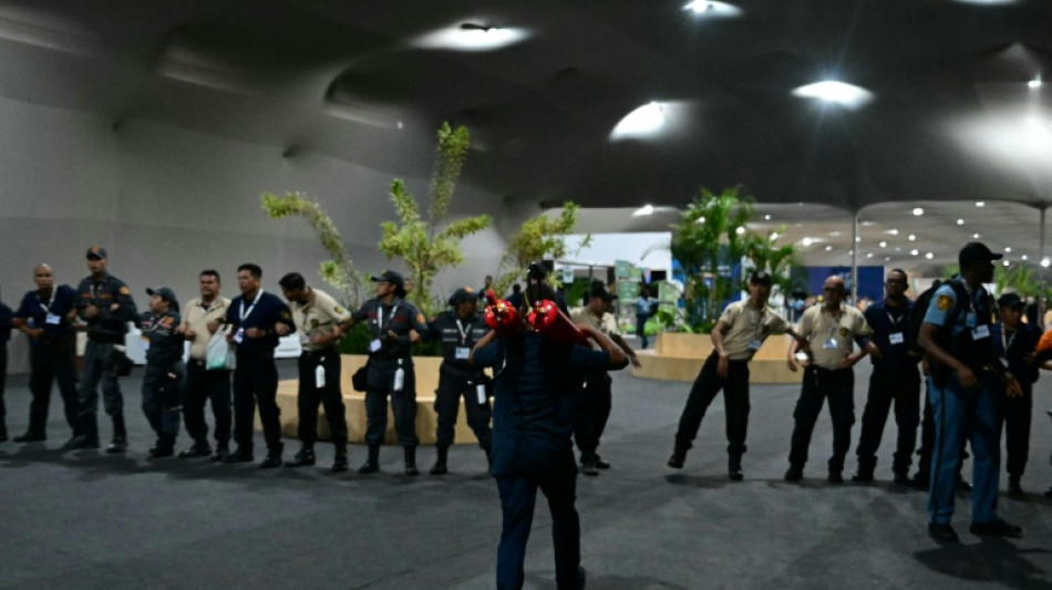 Inc&ecirc;ndio na sede da COP30 atrasa negocia&ccedil;&otilde;es em Bel&eacute;m