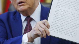 Trump firma il Secure America Act, 'gli agenti dell'Ice sono i nostri eroi'