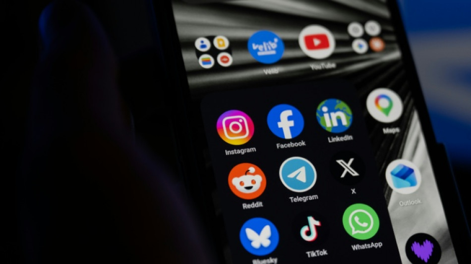 TikTok llega a un acuerdo con un adolescente antes de un juicio por adicci&oacute;n a las redes sociales
