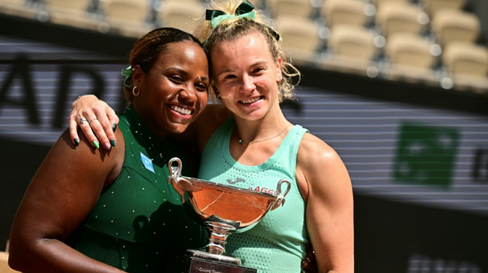 Siniakova e Townsend s&atilde;o campe&atilde;s nas duplas femininas em Roland Garros