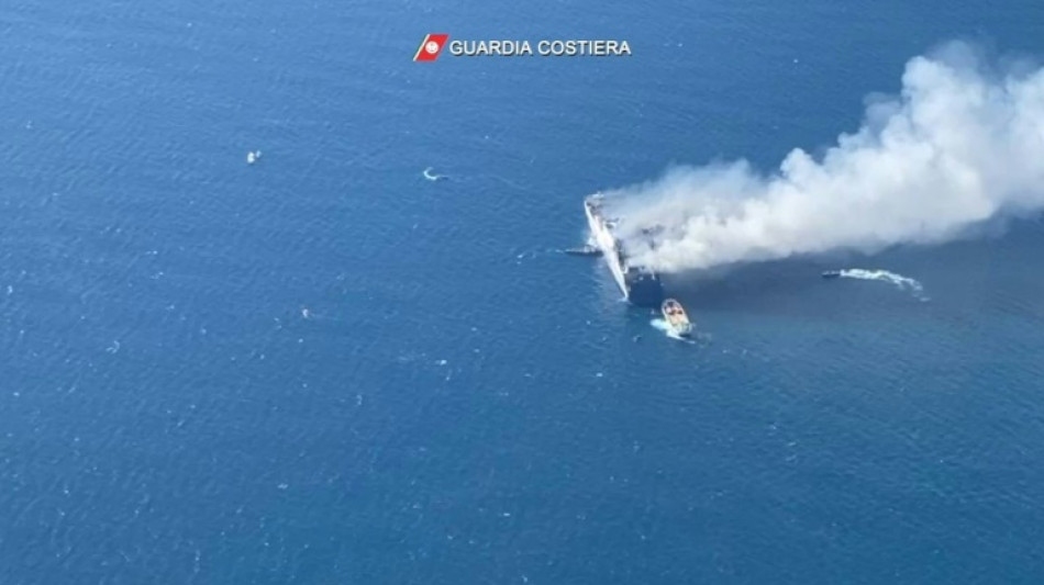 Elf Menschen nach Feuer auf Mittelmeer-Fähre vor Korfu vermisst