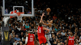 NBA: les Spurs stoppent les Rockets, les Bucks dominent les Bulls
