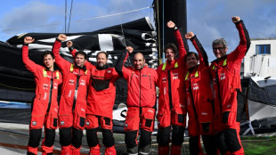 Troph&eacute;e Jules Verne: Apr&egrave;s le record, un bain de foule &eacute;mouvant pour Coville et Sodebo
